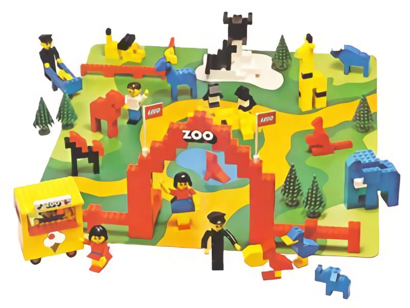 Zoo with Baseboard
