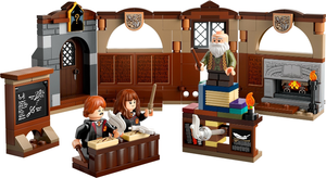 Hogwarts™ Castle: Charms Class